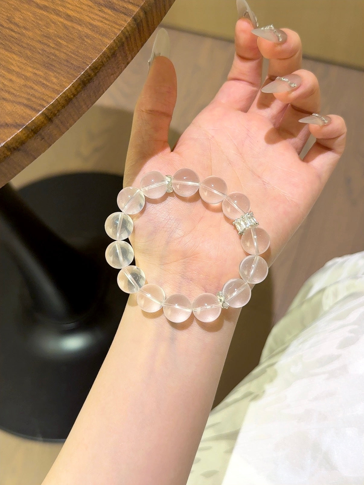 ▫️▪️ Milky crystal bracelet